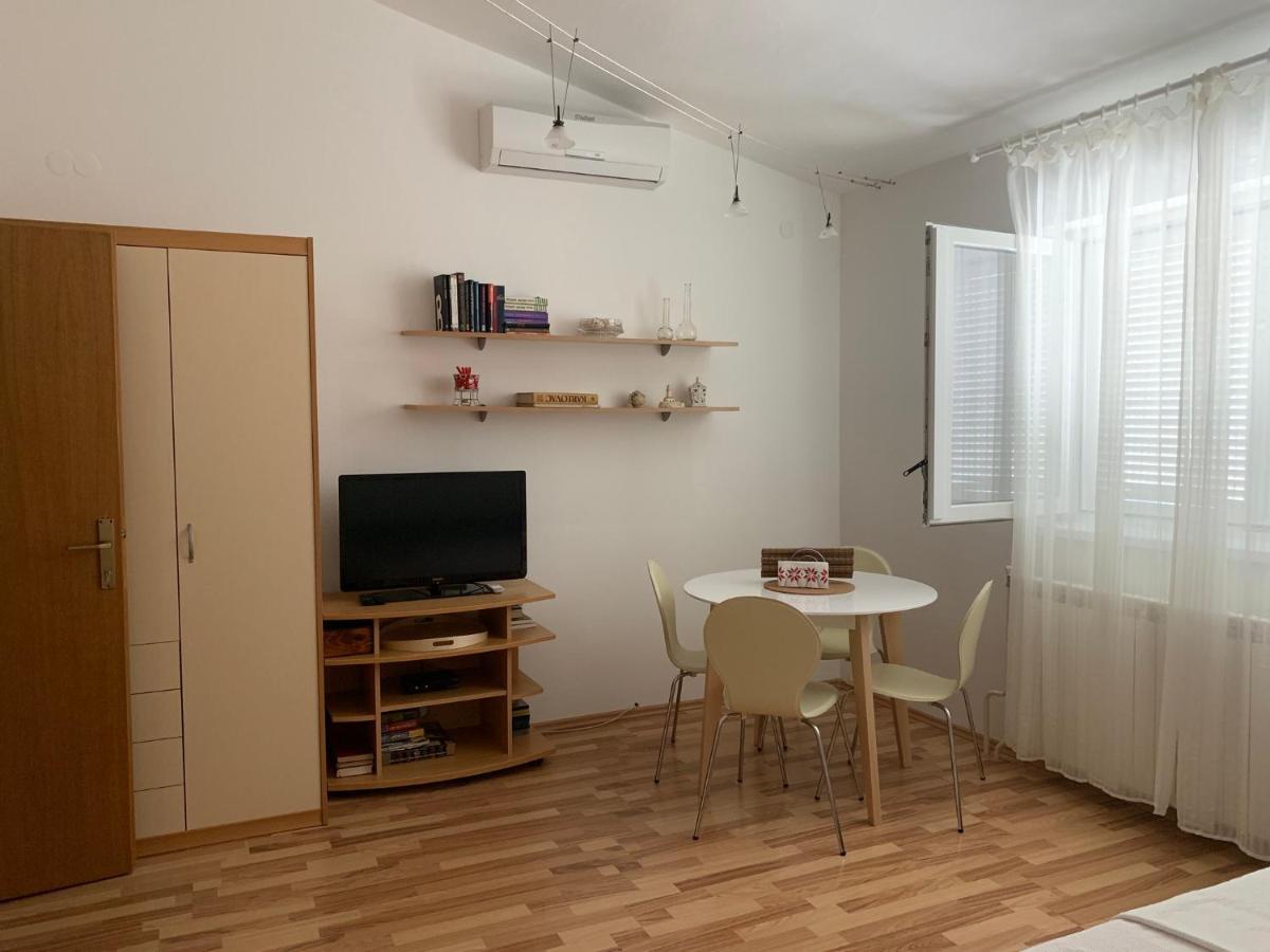 N&N Apartments Jadranovo Esterno foto