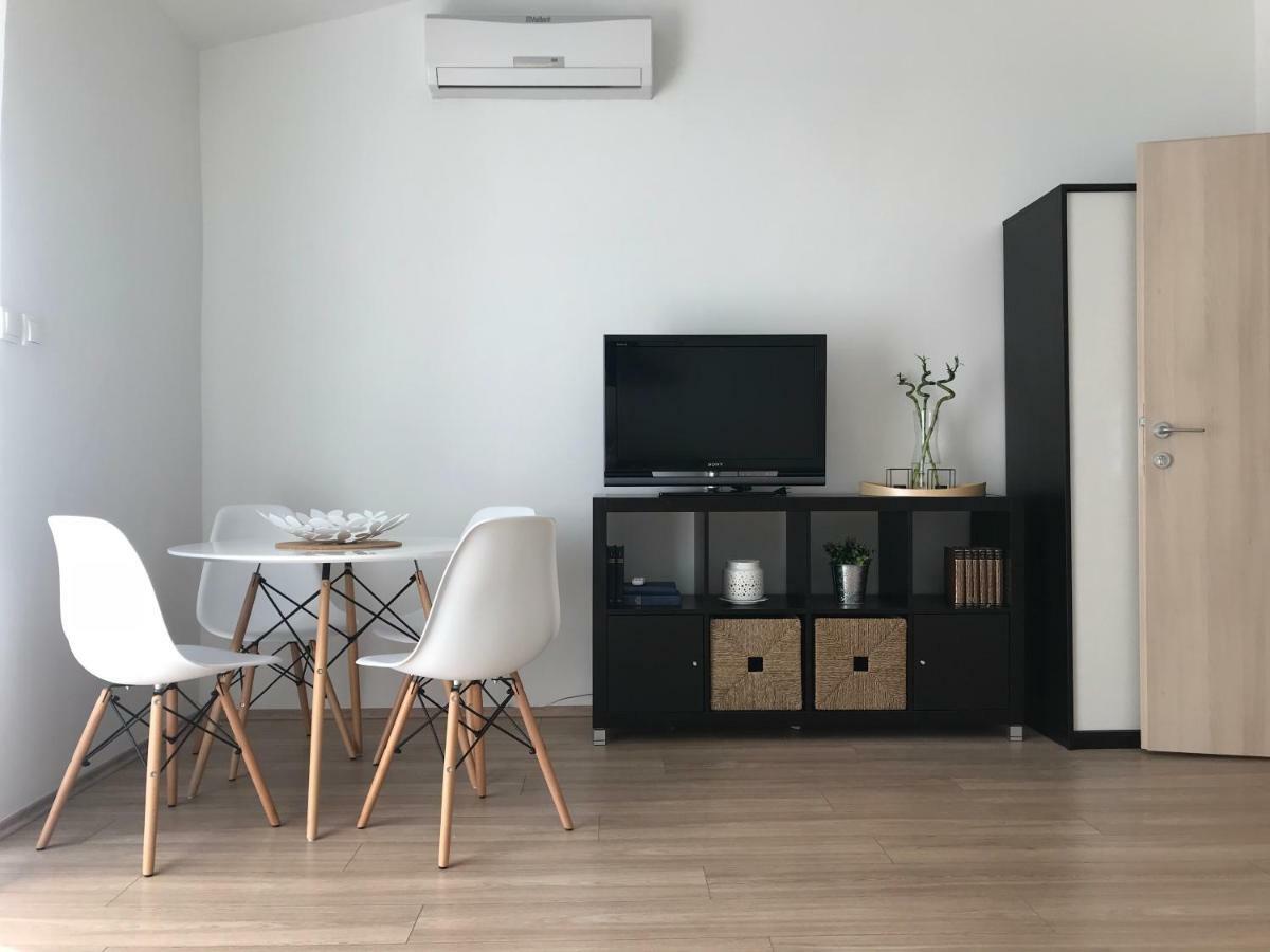N&N Apartments Jadranovo Esterno foto